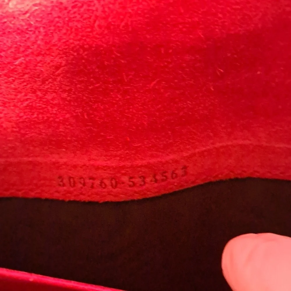 🔥🔥Gucci Guccissima Red Patent Leather Wallet - EUC - Picture 14 of 17
